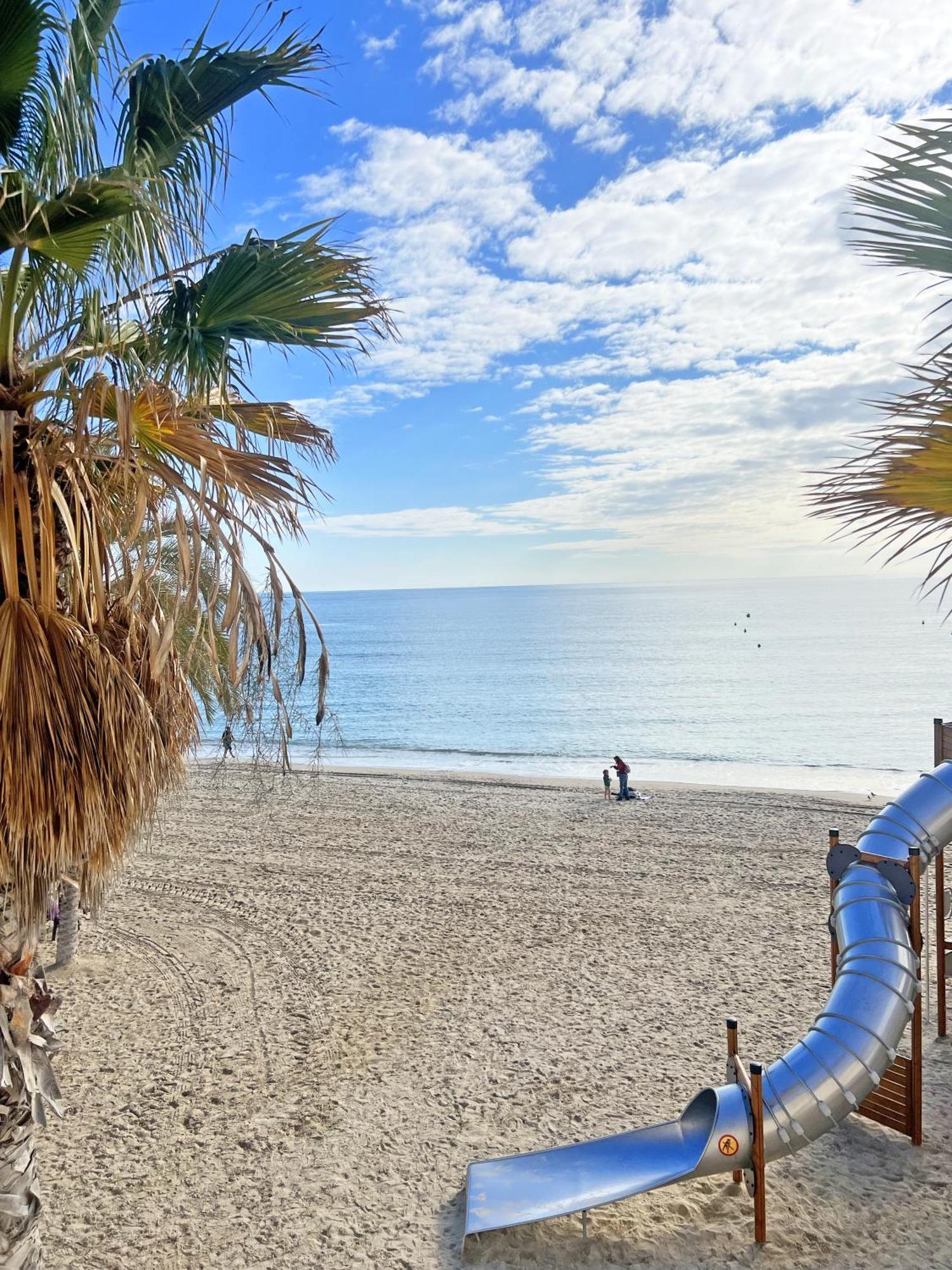 A 100 Metros De La Playa. Parking Gratuito Privado Appartement Alicante Buitenkant foto
