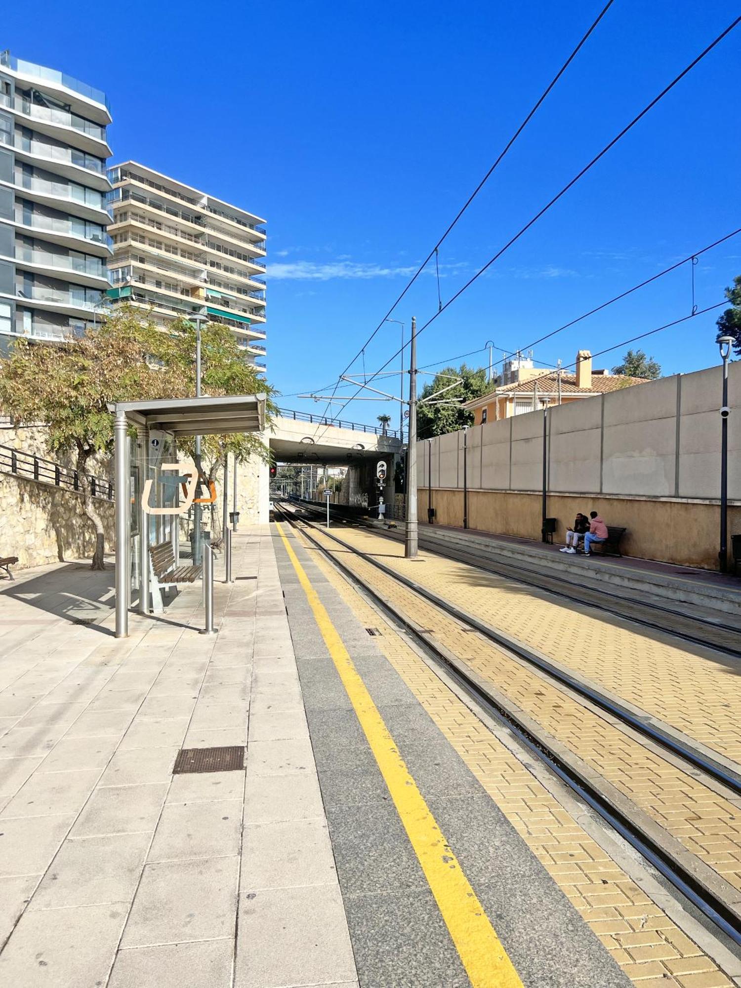 A 100 Metros De La Playa. Parking Gratuito Privado Appartement Alicante Buitenkant foto