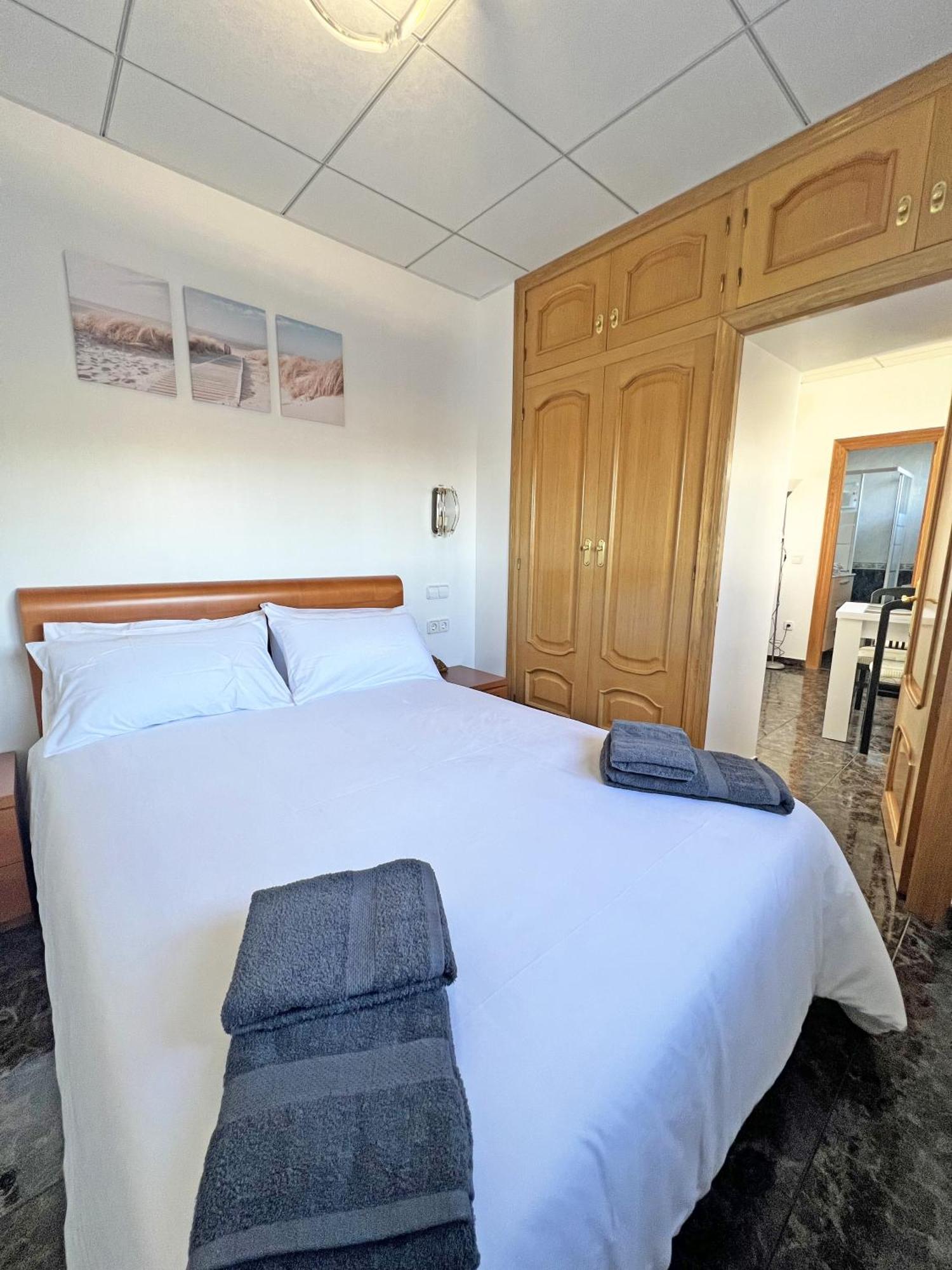 A 100 Metros De La Playa. Parking Gratuito Privado Appartement Alicante Buitenkant foto