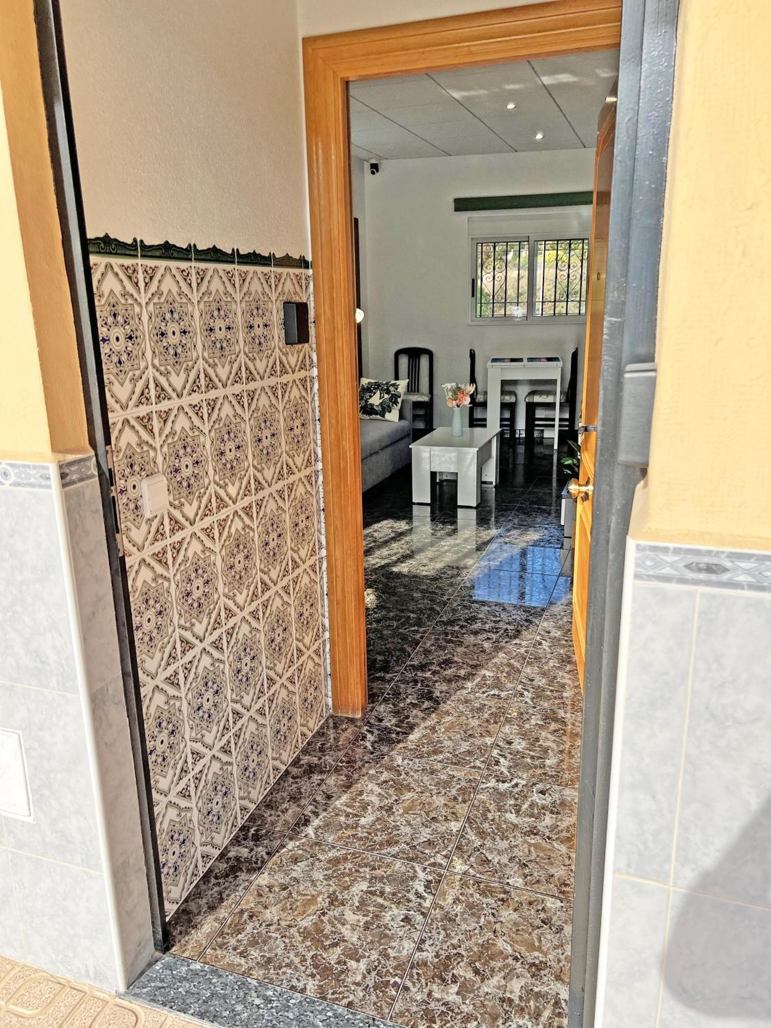 A 100 Metros De La Playa. Parking Gratuito Privado Appartement Alicante Buitenkant foto