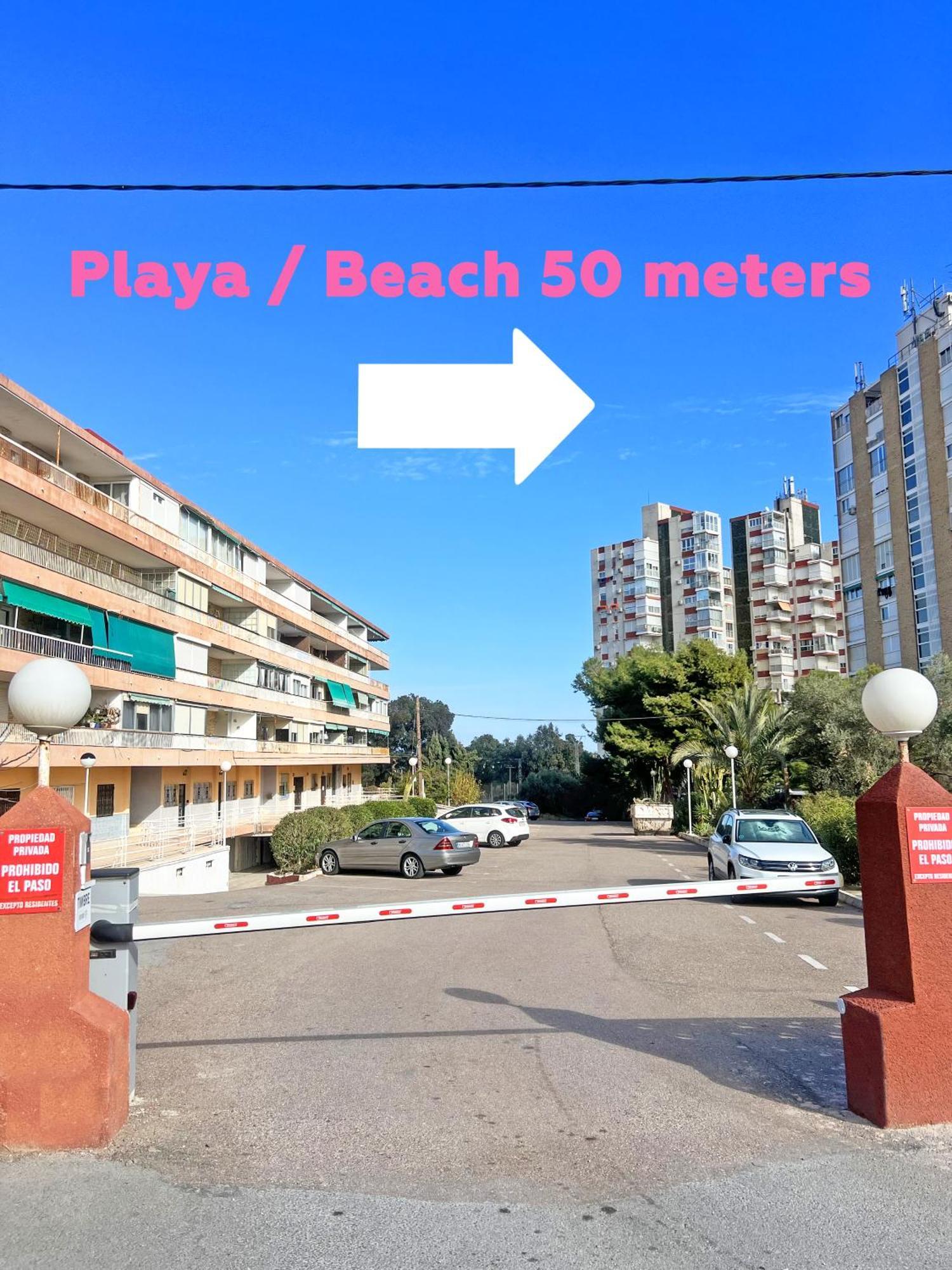A 100 Metros De La Playa. Parking Gratuito Privado Appartement Alicante Buitenkant foto